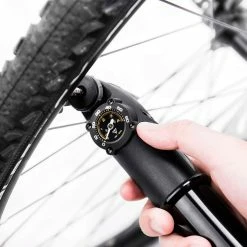 Topeak Mountain TT_G Mini Pump With 4 Bar Gauge -Magasin Var 58044BD63E308388CD6FD411FBB58AB3