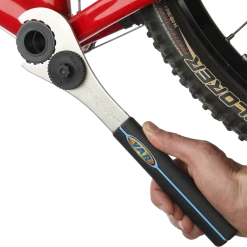 Var BP-62100-C Bottom Bracket Tool With Crank Cap Tool -Magasin Var F2F7FA3EDCF3E040B09E41F31A11B097