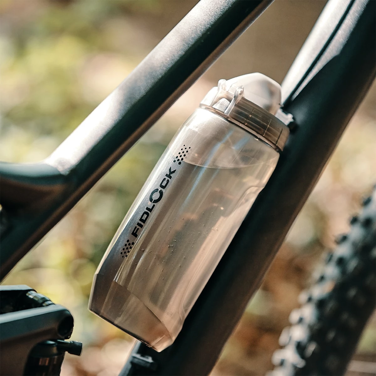 Fidlock TWIST Drink Bottle 590 Ml Incl. Bike Base Holder 8 Fidlock TWIST Drink Bottle 590 Ml Incl. Bike Base Holder – Image 6